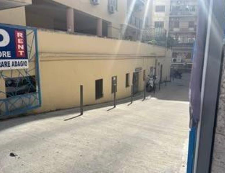 negozio in vendita a Roma in zona Collatino