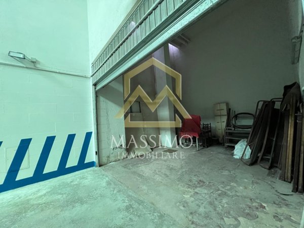 negozio in vendita a Roma in zona Tuscolano