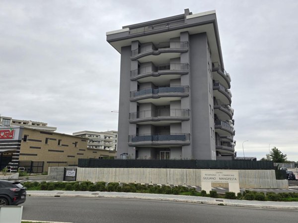 locale commerciale in vendita a Roma