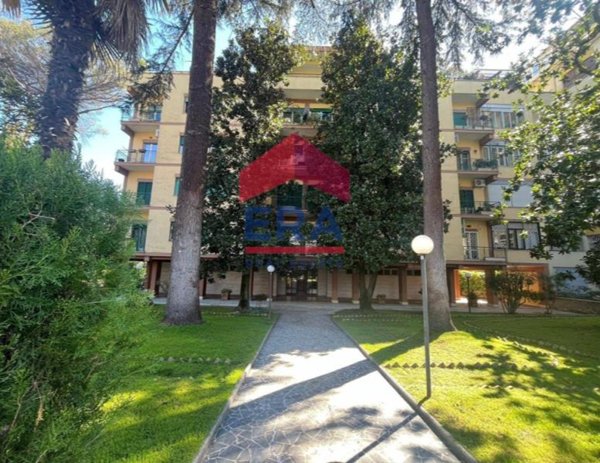 appartamento in vendita a Roma in zona EUR