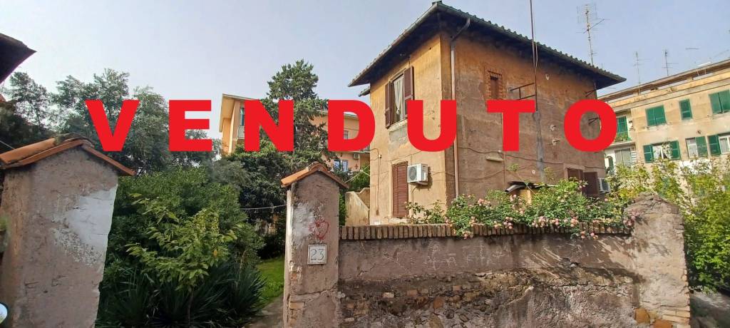 casa indipendente in vendita a Roma in zona Ostiense