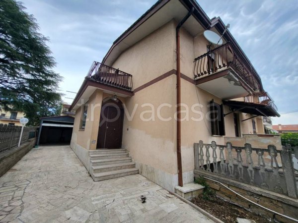 appartamento in vendita a Roma in zona Ponte di Nona