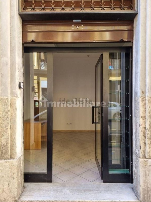 locale commerciale in vendita a Roma in zona Castro Pretorio