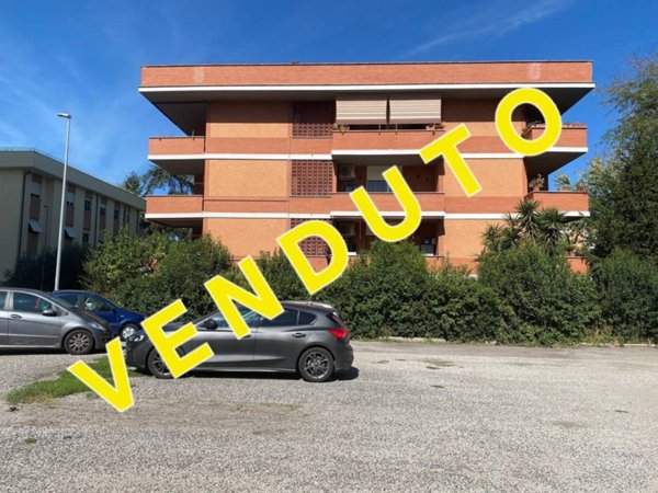 appartamento in vendita a Roma in zona Spinaceto
