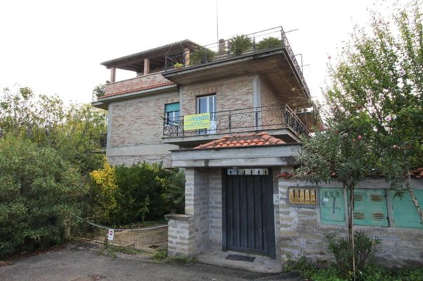 appartamento in vendita a Roma in zona Valle Muricana
