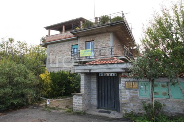 appartamento in vendita a Roma in zona Valle Muricana