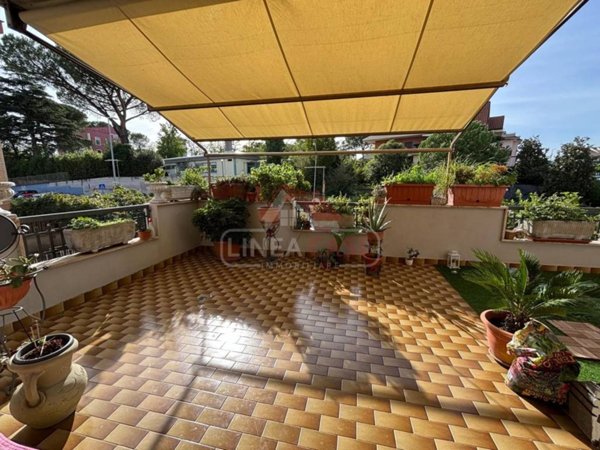 appartamento in vendita a Roma in zona Finocchio