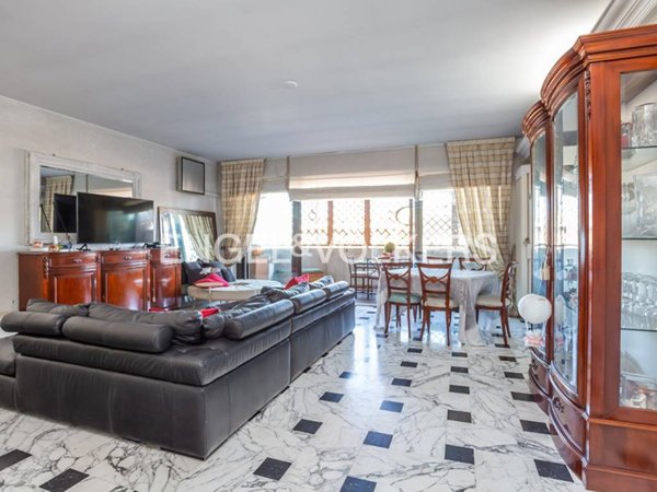 appartamento in vendita a Roma in zona Ardeatino