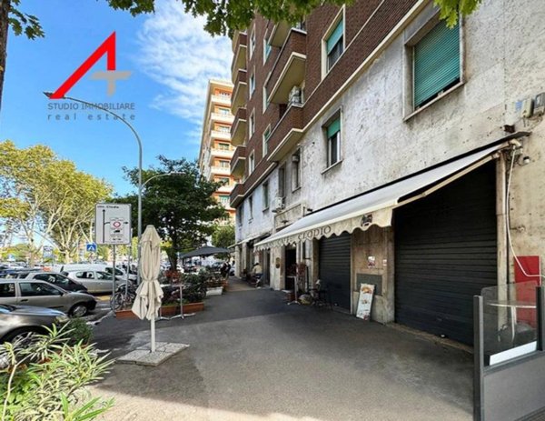 negozio in vendita a Roma in zona Della Vittoria