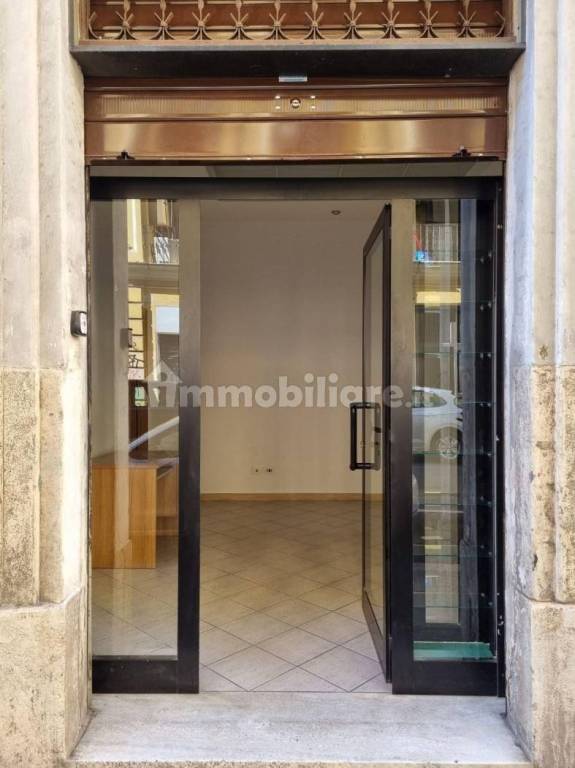 negozio in vendita a Roma in zona Esquilino