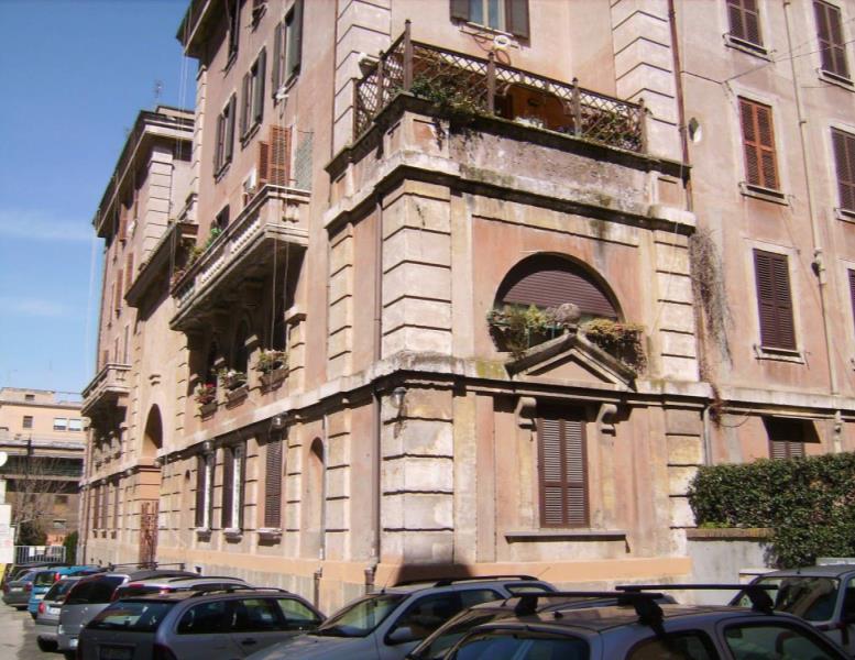 appartamento in vendita a Roma in zona Tuscolano