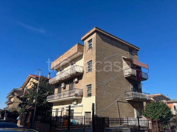 appartamento in vendita a Roma in zona Casal Morena