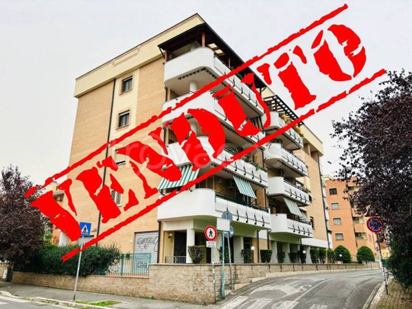 appartamento in vendita a Roma in zona Osteria del Curato