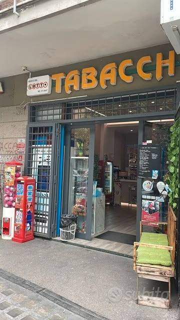 negozio in vendita a Roma in zona Appio Latino