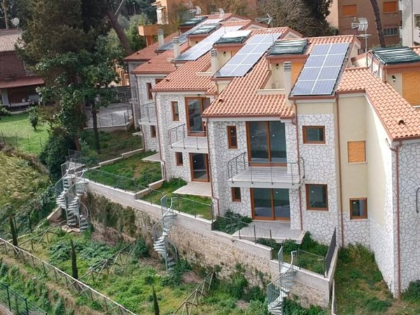 appartamento in vendita a Roma in zona Tor di Quinto