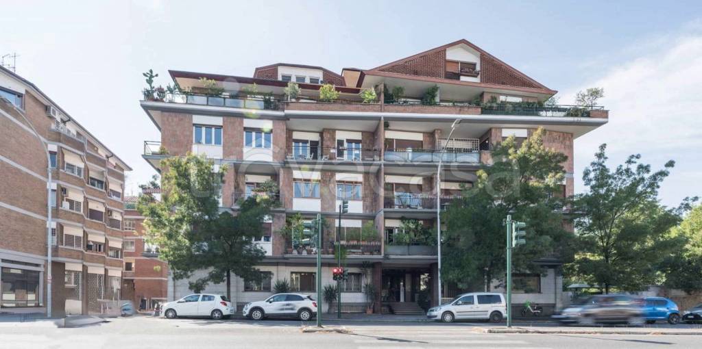 appartamento in vendita a Roma in zona Ostiense