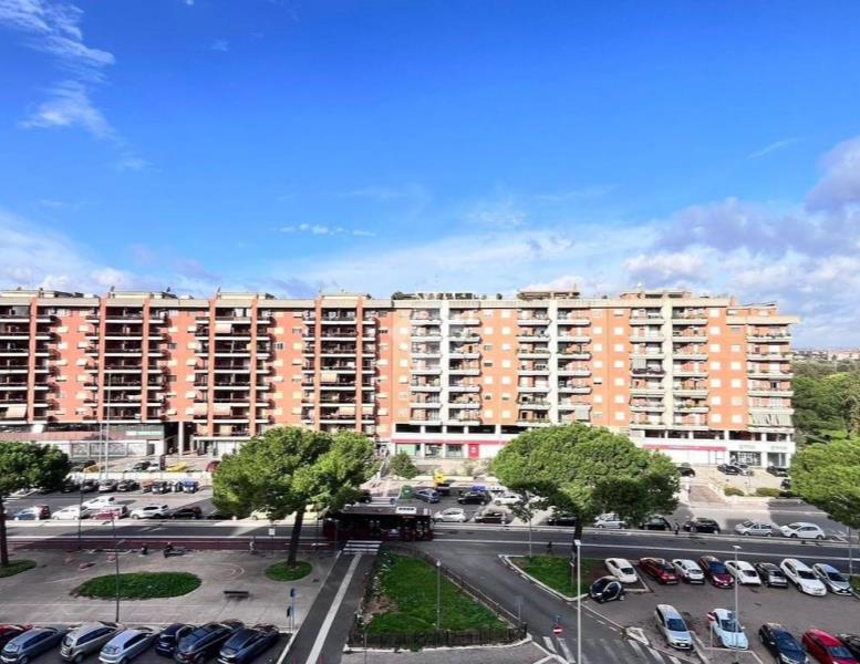 appartamento in vendita a Roma in zona Cinecittà