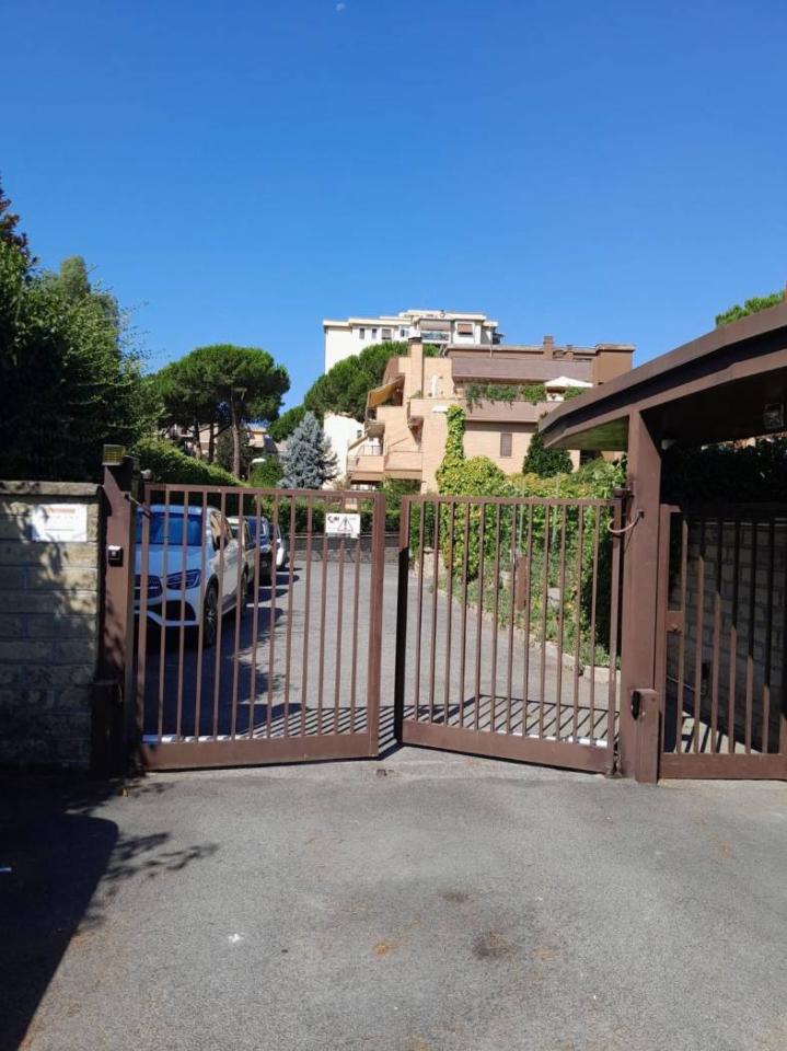 appartamento in vendita a Roma in zona Torre Gaia