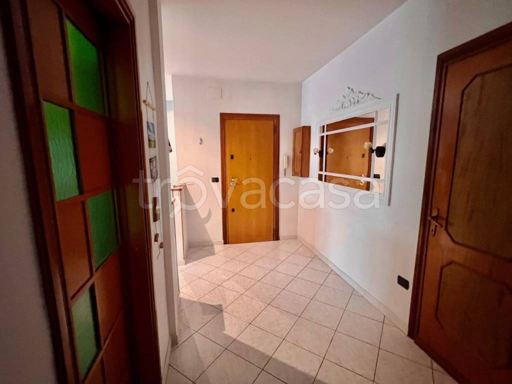 appartamento in vendita a Roma in zona Ardeatino