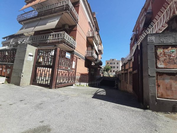locale di sgombero in vendita a Roma in zona Prenestino-Centocelle