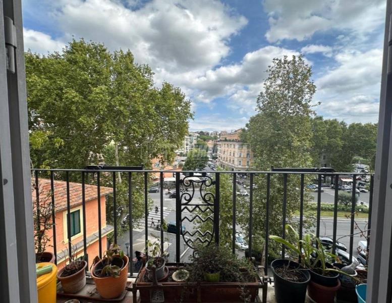 appartamento in vendita a Roma in zona Tor di Quinto