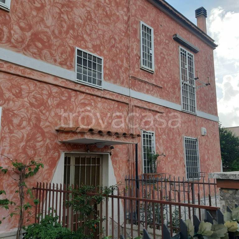 appartamento in vendita a Roma in zona Acilia