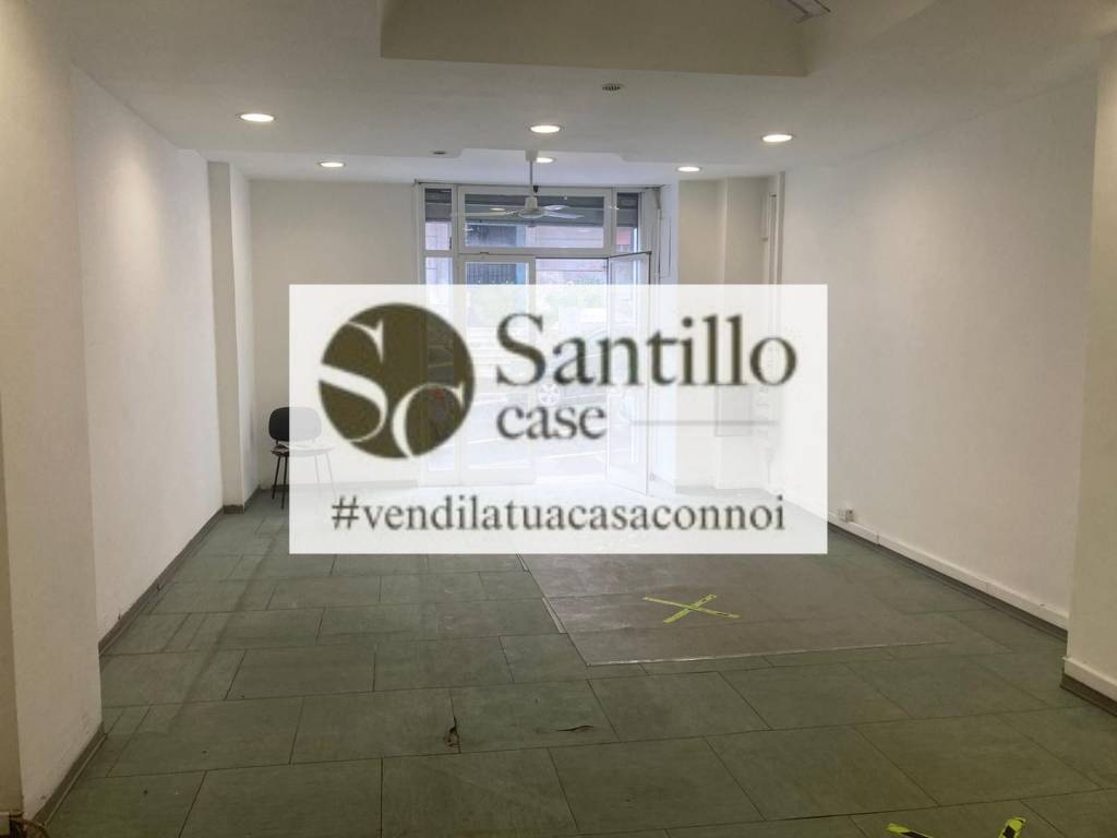 negozio in vendita a Roma in zona Tuscolano