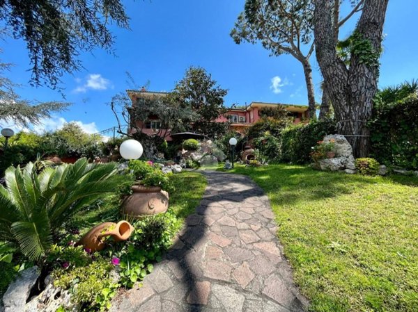 casa indipendente in vendita a Roma in zona Trigoria