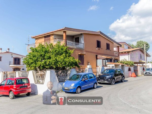 appartamento in vendita a Roma in zona Tor Bella Monaca
