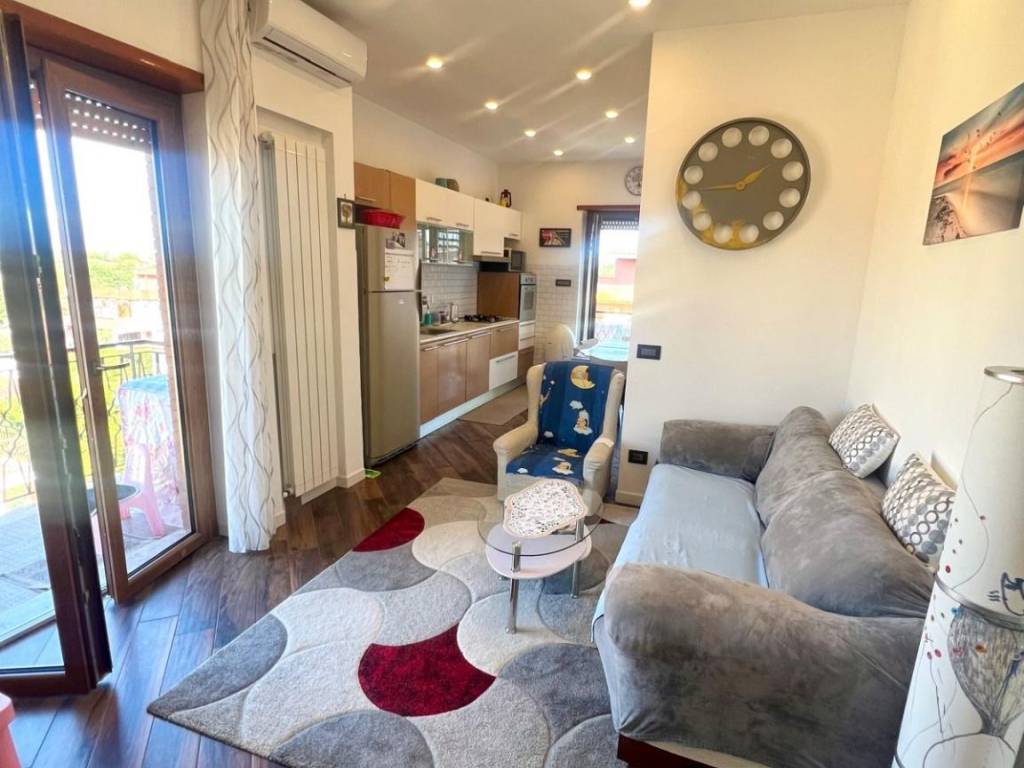 appartamento in vendita a Roma in zona Valle Muricana