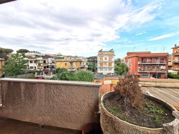 appartamento in vendita a Roma in zona Spinaceto