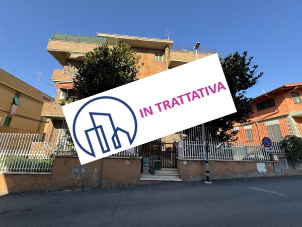 appartamento in vendita a Roma in zona Torre Angela