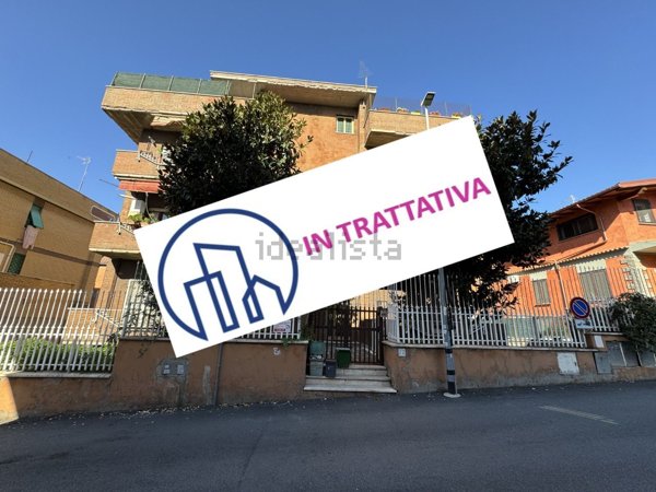 appartamento in vendita a Roma in zona Torre Angela