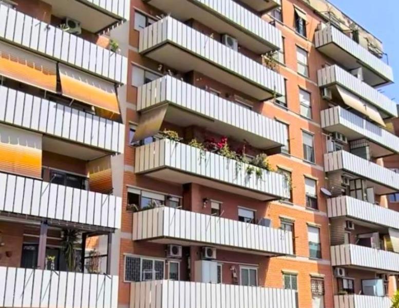 appartamento in vendita a Roma in zona Cinecittà