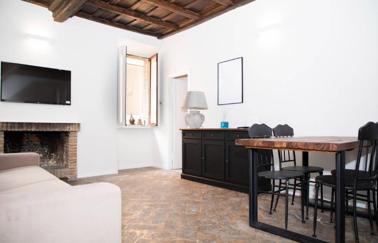 appartamento in vendita a Roma in zona Rione Monti/Campitelli