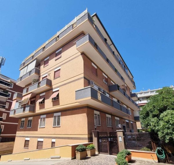 appartamento in vendita a Roma in zona Monte Sacro/Talenti
