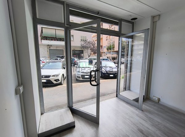 negozio in vendita a Roma in zona Portuense