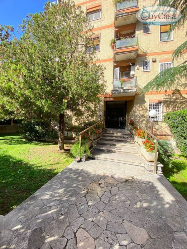appartamento in vendita a Roma in zona Vigna Murata