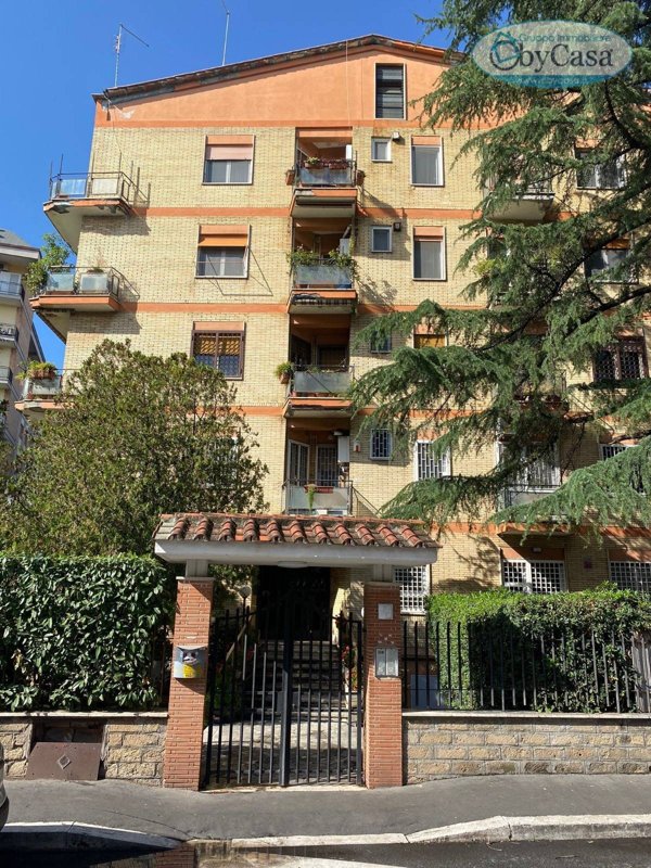 appartamento in vendita a Roma in zona Vigna Murata