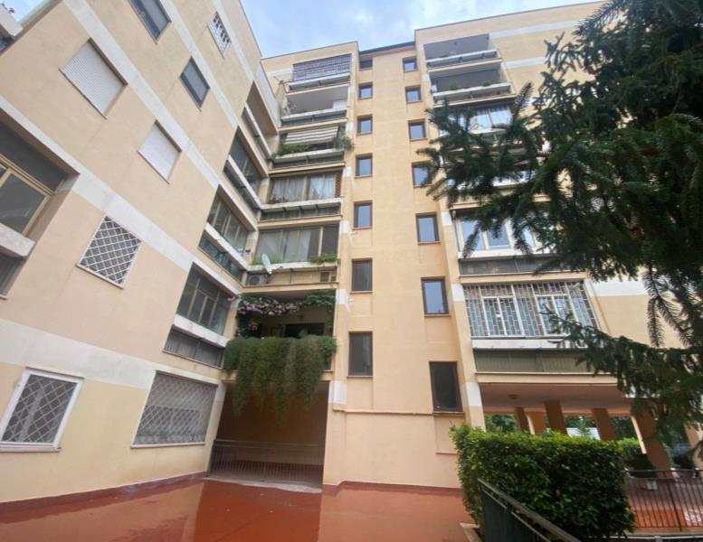 appartamento in vendita a Roma in zona Giuliano Dalmata