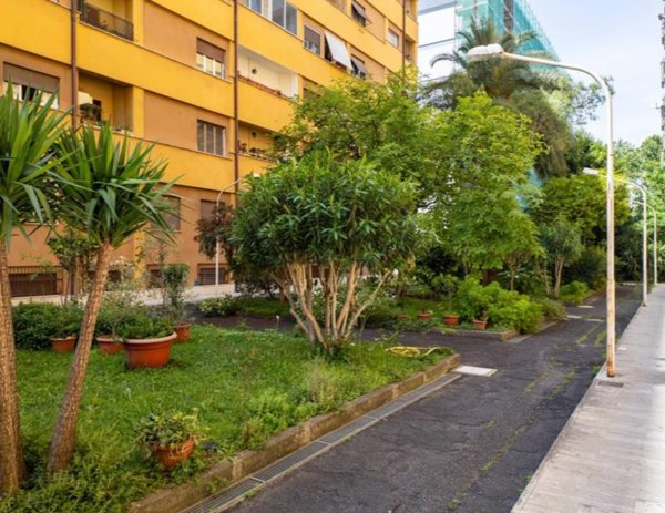 appartamento in vendita a Roma in zona Ostiense