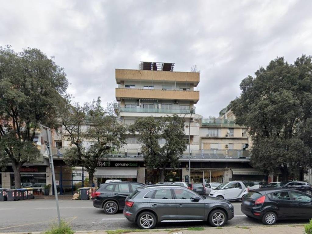 appartamento in vendita a Roma in zona EUR