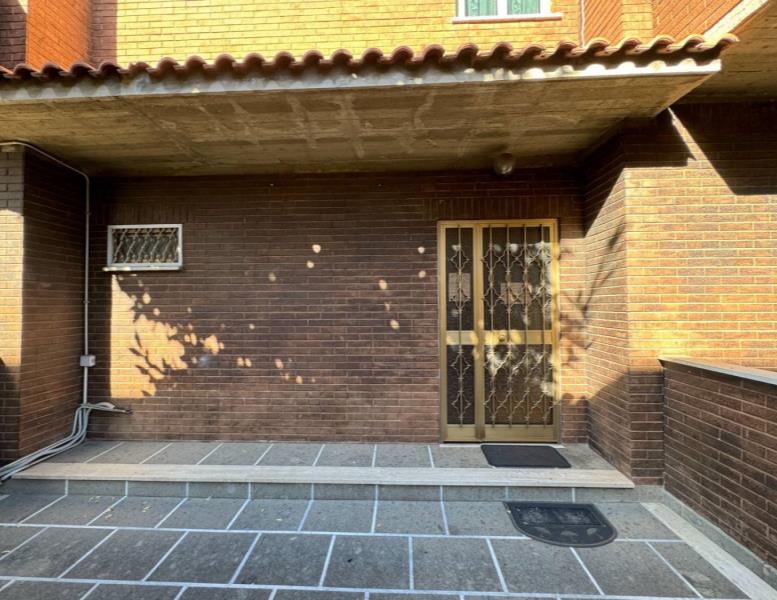 appartamento in vendita a Roma in zona Torre Angela