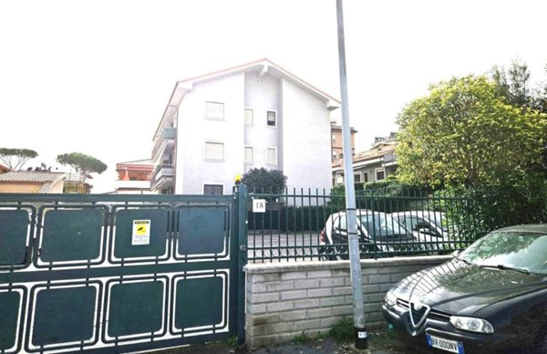 appartamento in vendita a Roma in zona Tor Bella Monaca