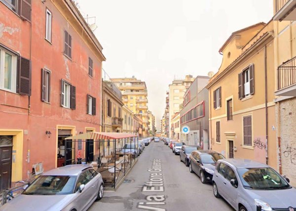negozio in vendita a Roma in zona Prenestino-Labicano