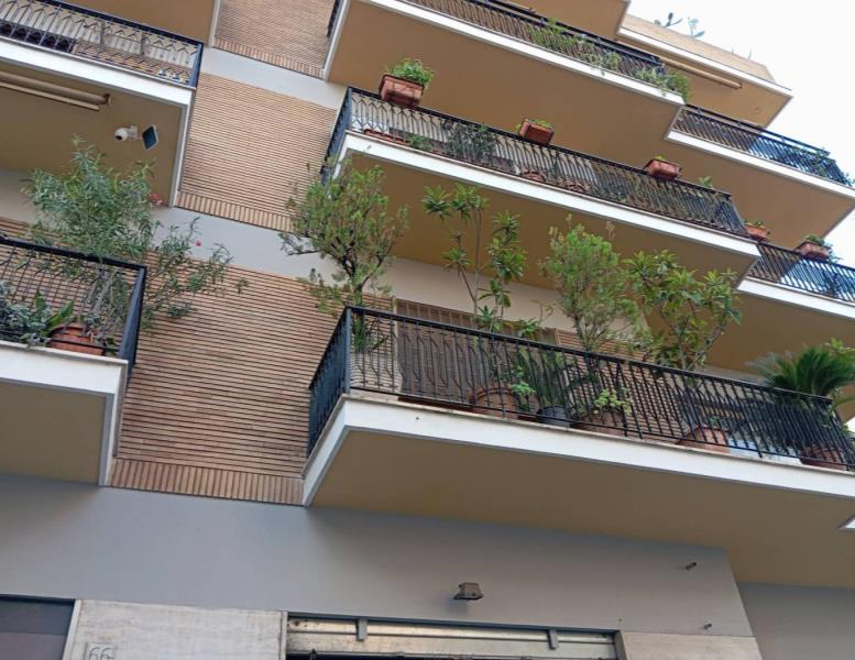 locale commerciale in vendita a Roma in zona Portuense
