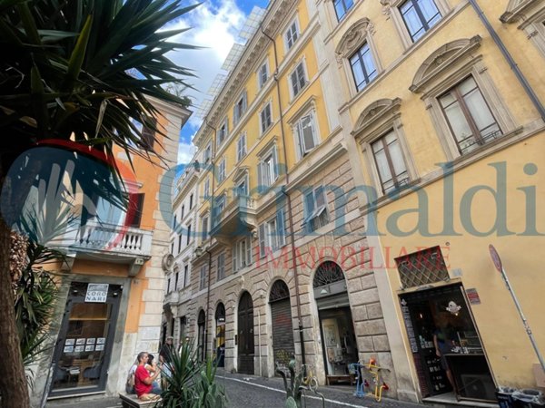 appartamento in vendita a Roma in zona Rione Monti/Campitelli