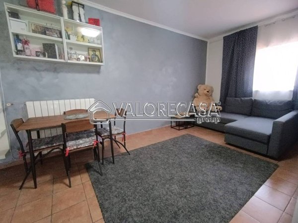 appartamento in vendita a Roma in zona Lago Regillo