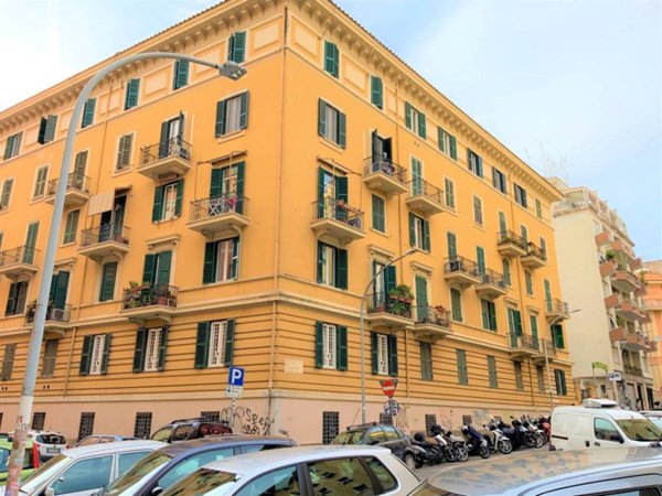 appartamento in vendita a Roma in zona Appio Latino