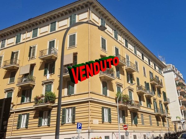 appartamento in vendita a Roma in zona Appio Latino